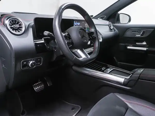 MERCEDES-BENZ EQA 300 4M (5/10)