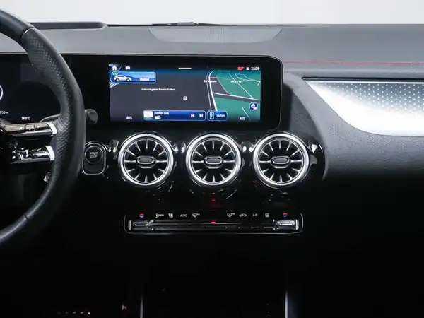 MERCEDES-BENZ EQA 300 4M (6/10)
