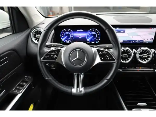 MERCEDES-BENZ EQB 250+ (15/25)