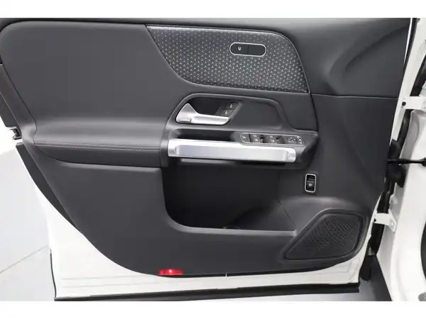 MERCEDES-BENZ EQB 250+ (10/25)