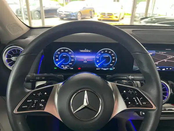 MERCEDES-BENZ EQB 350 4M (16/24)