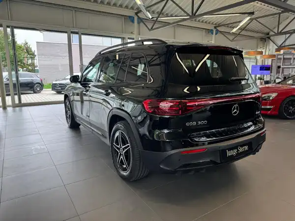 MERCEDES-BENZ EQB 300 4M (3/24)