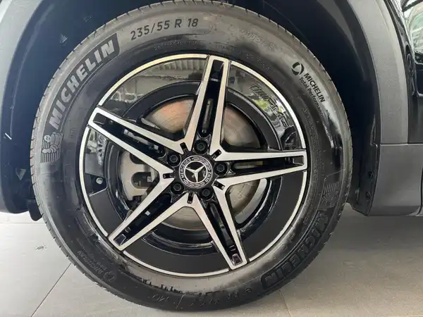 MERCEDES-BENZ EQB 300 4M (24/24)