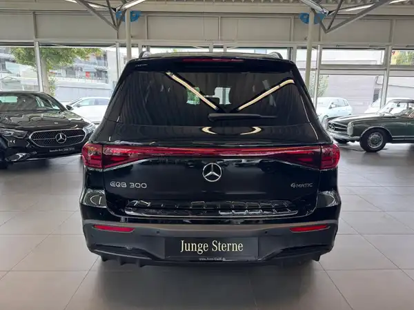 MERCEDES-BENZ EQB 300 4M (4/24)