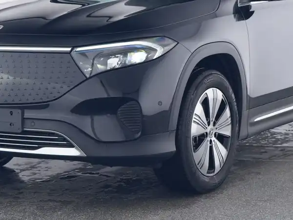 MERCEDES-BENZ EQB 300 4M (4/10)