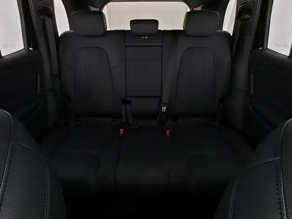 MERCEDES-BENZ EQB 300 4M (9/10)