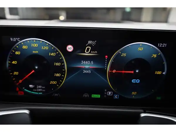MERCEDES-BENZ EQB 300 4M (16/28)