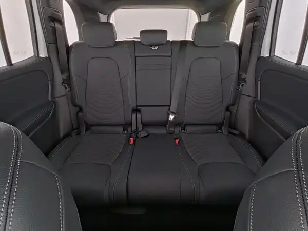 MERCEDES-BENZ EQB 300 4M (9/10)