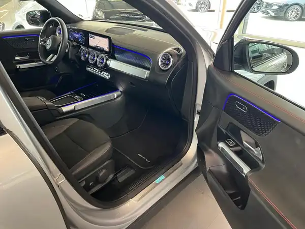 MERCEDES-BENZ EQB 350 4M (9/23)