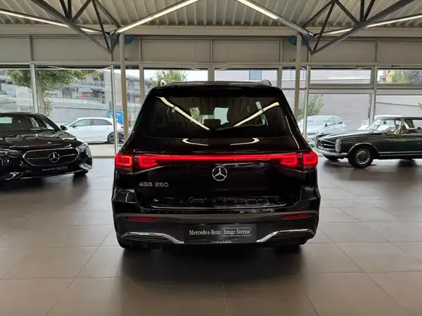 MERCEDES-BENZ EQB 250 (4/21)