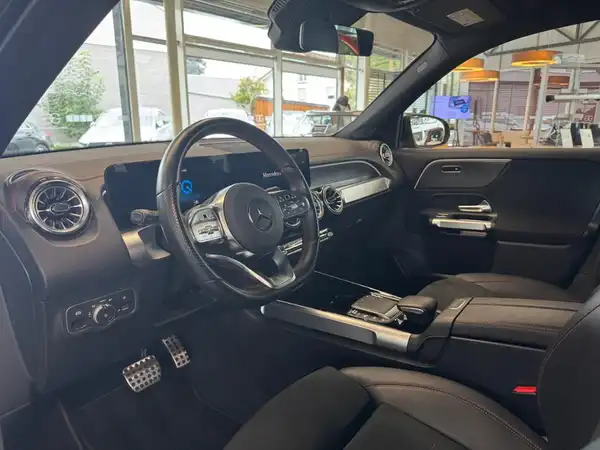 MERCEDES-BENZ EQB 250 (8/21)
