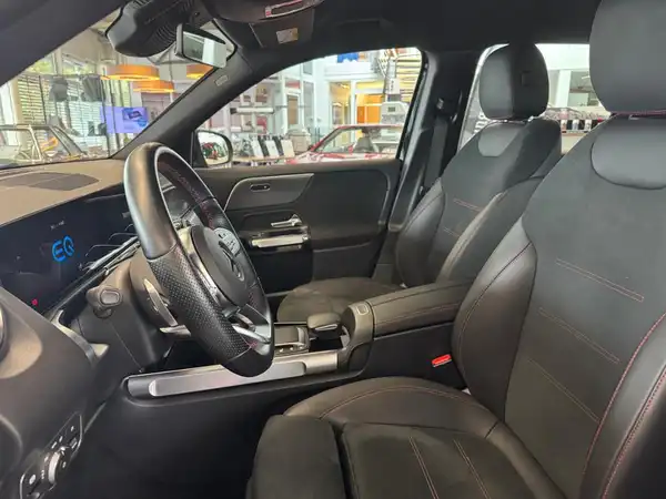 MERCEDES-BENZ EQB 250 (9/21)