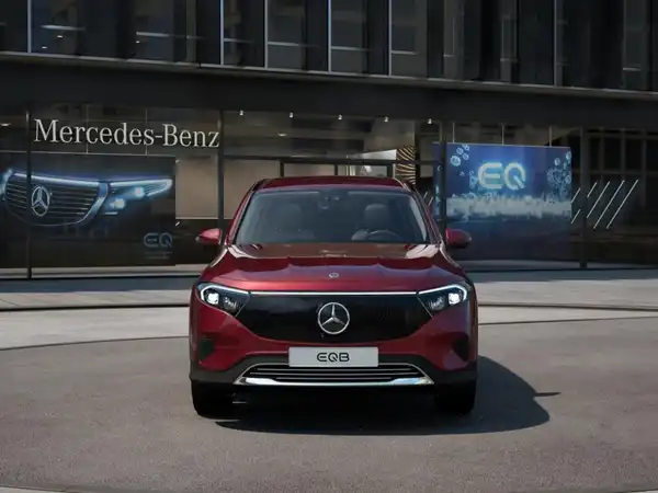 MERCEDES-BENZ EQB 300 4M (3/11)