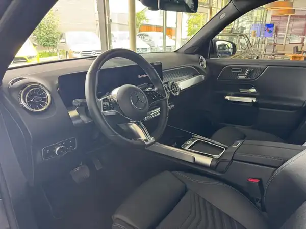 MERCEDES-BENZ EQB 350 4M (8/20)