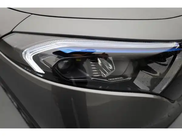 MERCEDES-BENZ EQB 250 (24/24)