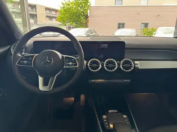 MERCEDES-BENZ EQB 250+ (12/18)