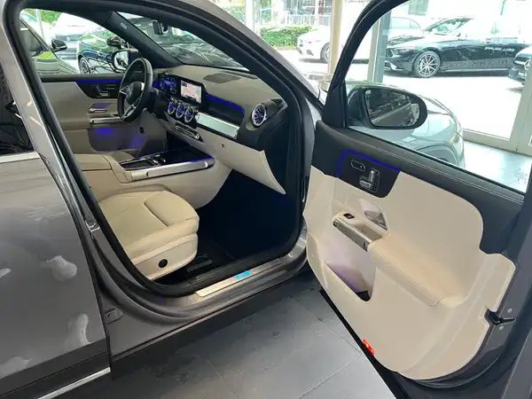 MERCEDES-BENZ EQB 300 4M (11/26)