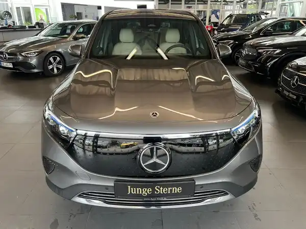 MERCEDES-BENZ EQB 300 4M (3/26)