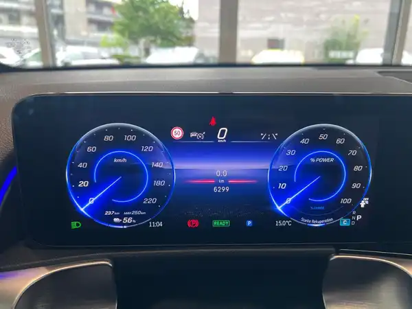 MERCEDES-BENZ EQB 300 4M (23/26)