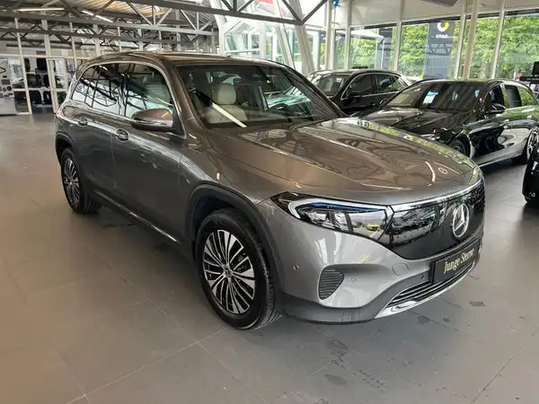 MERCEDES-BENZ EQB 300 4M (4/26)