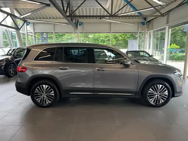 MERCEDES-BENZ EQB 300 4M (5/26)