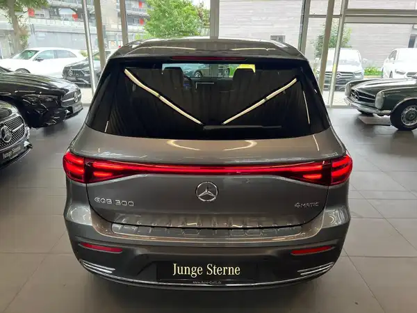MERCEDES-BENZ EQB 300 4M (7/26)