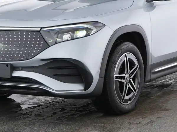 MERCEDES-BENZ EQB 300 4M (4/10)