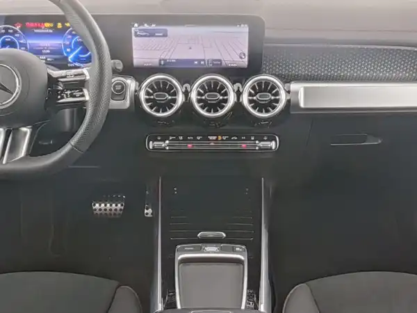 MERCEDES-BENZ EQB 300 4M (6/10)