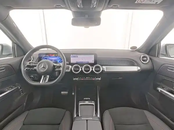 MERCEDES-BENZ EQB 300 4M (8/10)