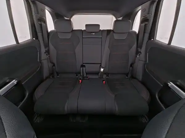MERCEDES-BENZ EQB 300 4M (7/9)