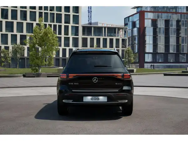 MERCEDES-BENZ EQB 300 4M (5/11)