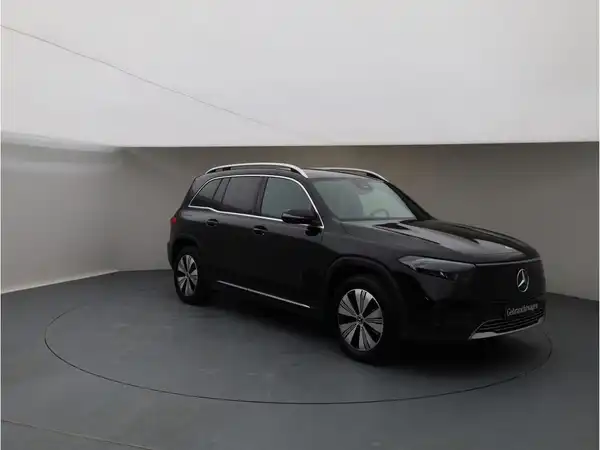 MERCEDES-BENZ EQB 300 4M (7/19)