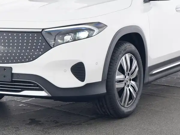 MERCEDES-BENZ EQB 300 4M (4/10)