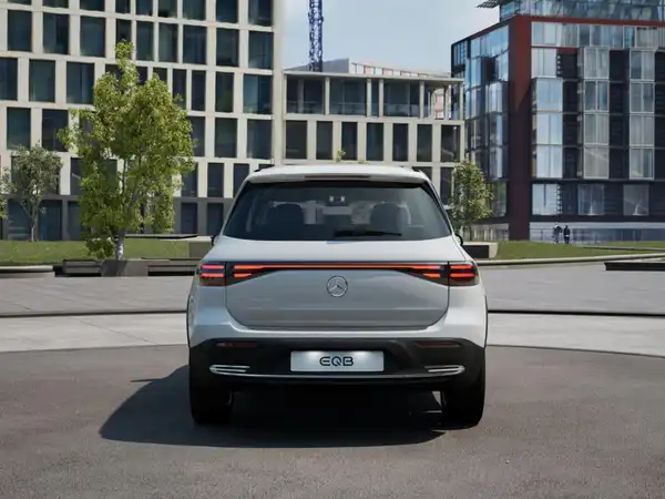 MERCEDES-BENZ EQB 250+ (6/11)