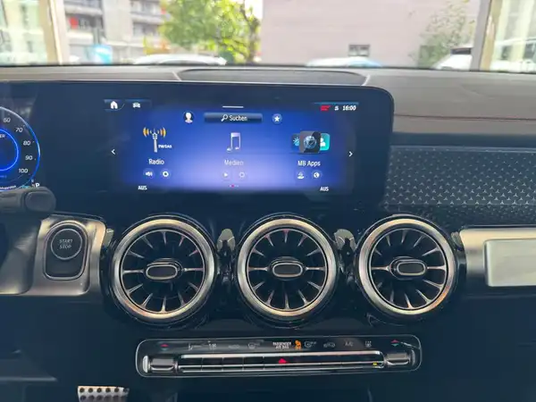 MERCEDES-BENZ EQB 300 4M (21/23)