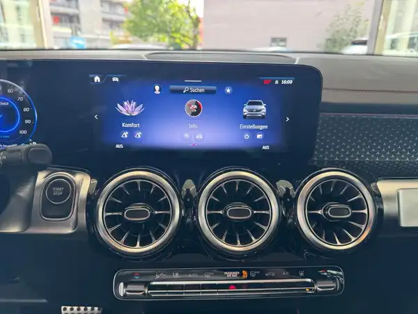 MERCEDES-BENZ EQB 300 4M (22/23)