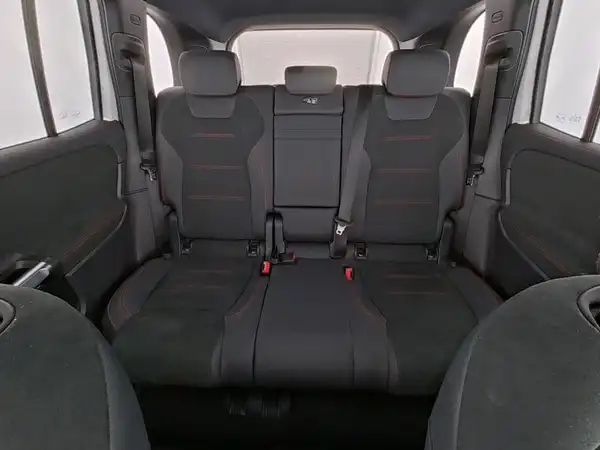 MERCEDES-BENZ EQB 300 4M (8/10)