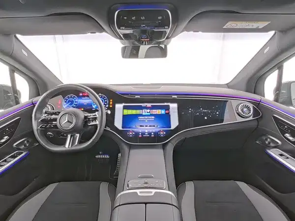 MERCEDES-BENZ EQE 500 4M SUV (7/10)