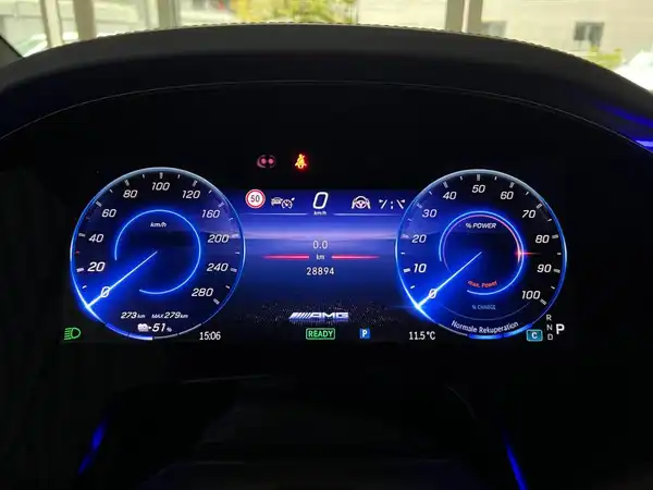 MERCEDES-BENZ EQS 53 4M+ AMG (21/30)