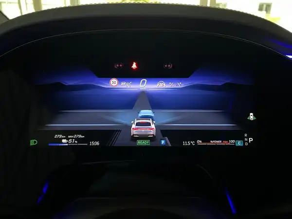 MERCEDES-BENZ EQS 53 4M+ AMG (25/30)