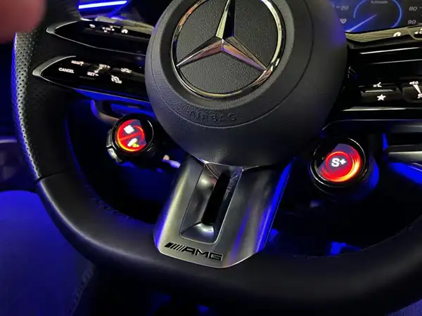 MERCEDES-BENZ EQS 53 4M+ AMG (28/30)
