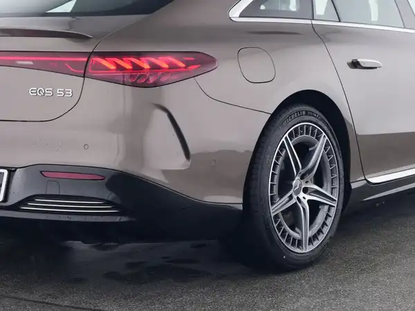 MERCEDES-BENZ EQS 53 4M+ AMG (4/9)