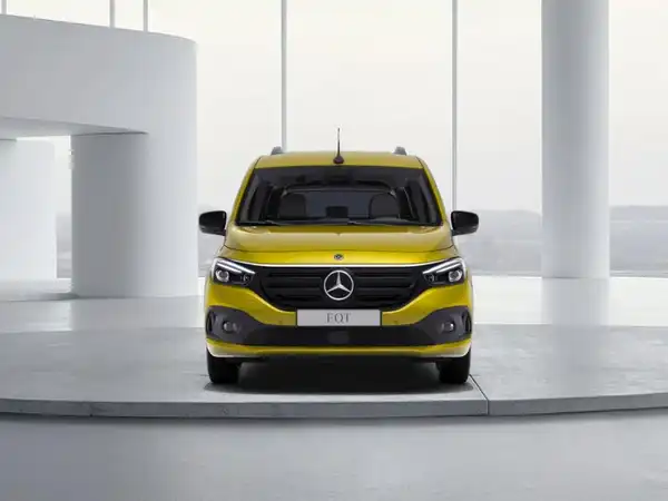 MERCEDES-BENZ EQT 200 (2/11)