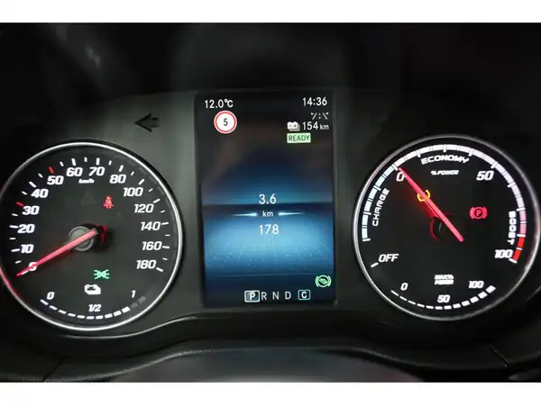 MERCEDES-BENZ EQT 200 (17/25)