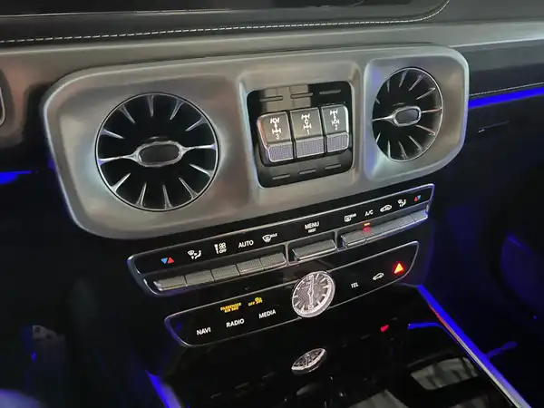 MERCEDES-BENZ AMG G 63 (21/29)