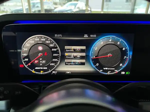 MERCEDES-BENZ AMG G 63 (27/29)
