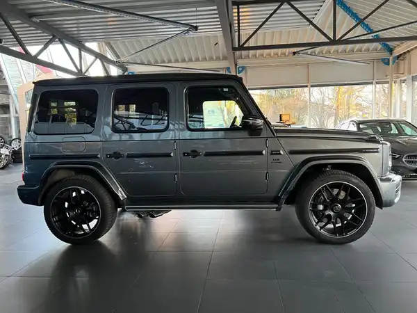 MERCEDES-BENZ AMG G 63 (5/29)