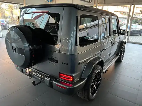 MERCEDES-BENZ AMG G 63 (6/29)