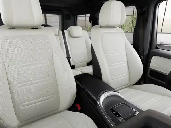 MERCEDES-BENZ G 580 (11/11)