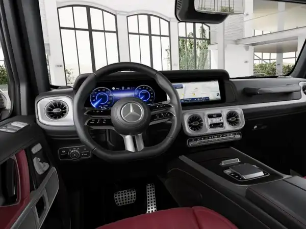 MERCEDES-BENZ G 580 EQ (7/10)